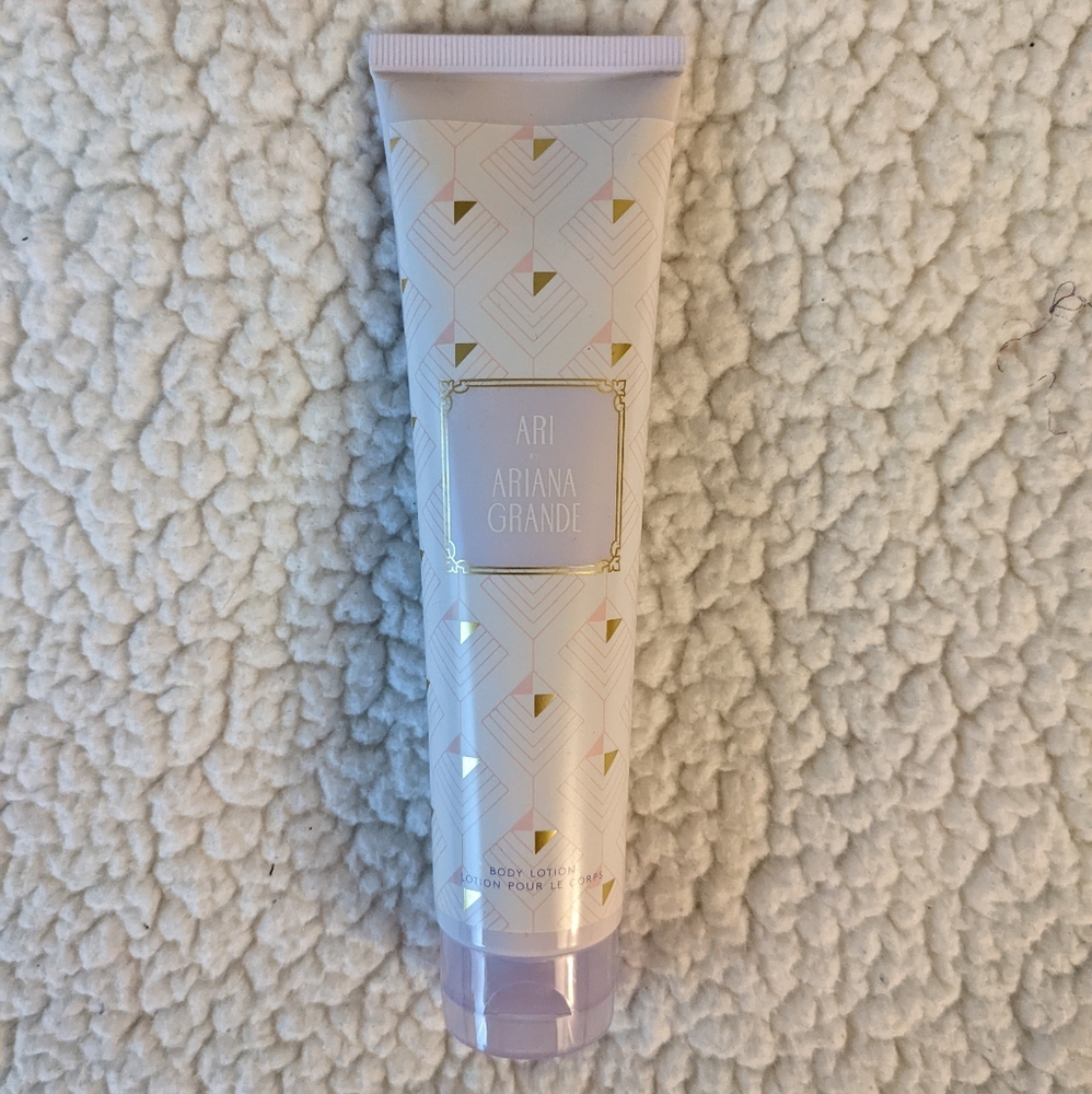 Ari by Ariana Grande lotion